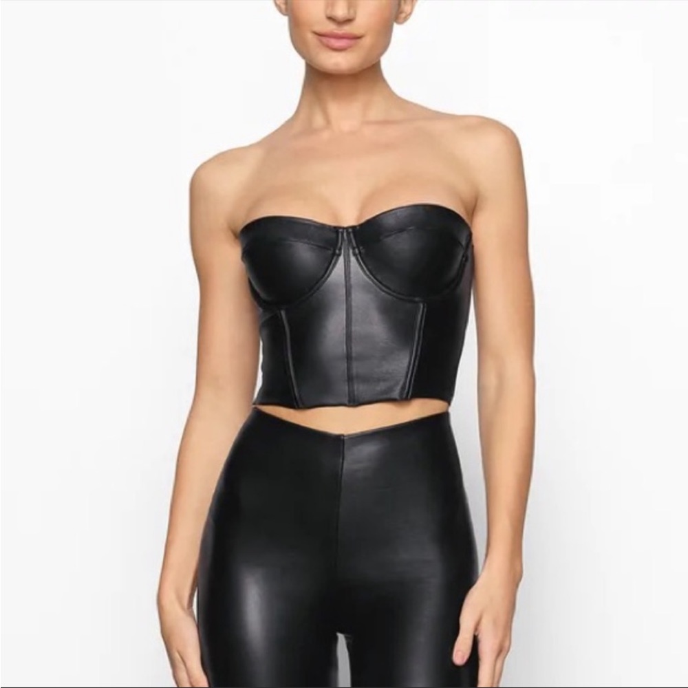 SKIMS Faux leather corset M